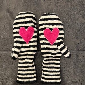 Striped knitted mittens black and white